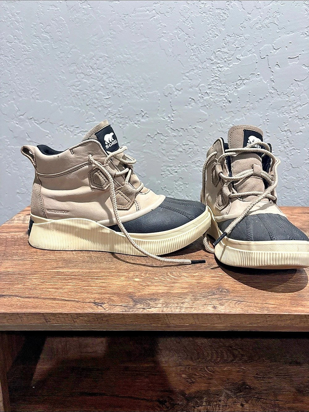 Sorel Women’s winter boots Khaki & Black US 7